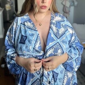 Arula Harmony Satin Blue Paisley Square Print Mini Dress Plus Size